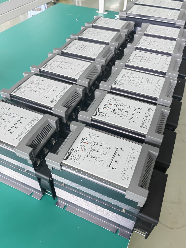 怎样实现多台电力调解器的协同事情以知足重大的电力控制需求？？？？？？？