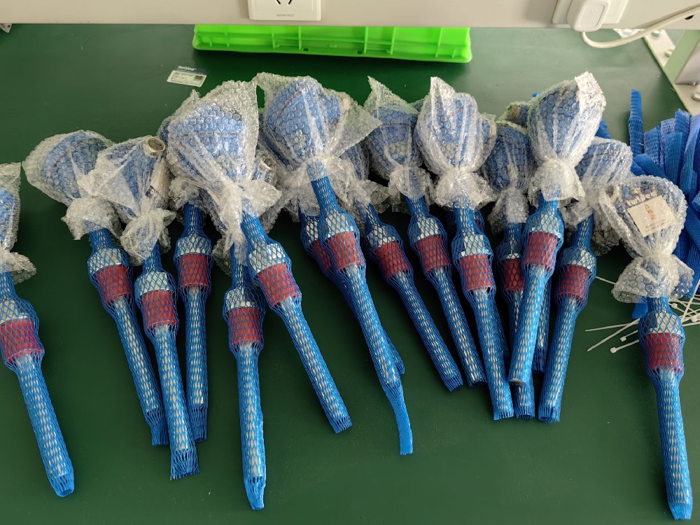 在工业自动化中，，，，热电阻是怎样与控制系统集成的，，，，以实现温度控制和监测？？？？？？