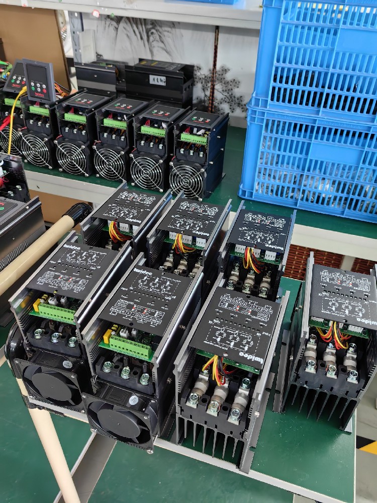 电力调解器在哪些工业领域应用最普遍（如电炉加热、电机调速等）？？？？有什么特殊的应用案例？？？？