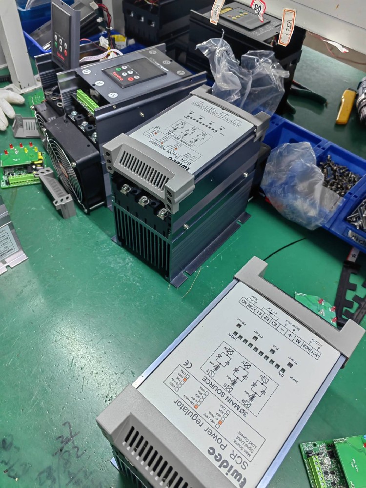 怎样确定电力调解器触发模？？榈墓收衔恢茫？？