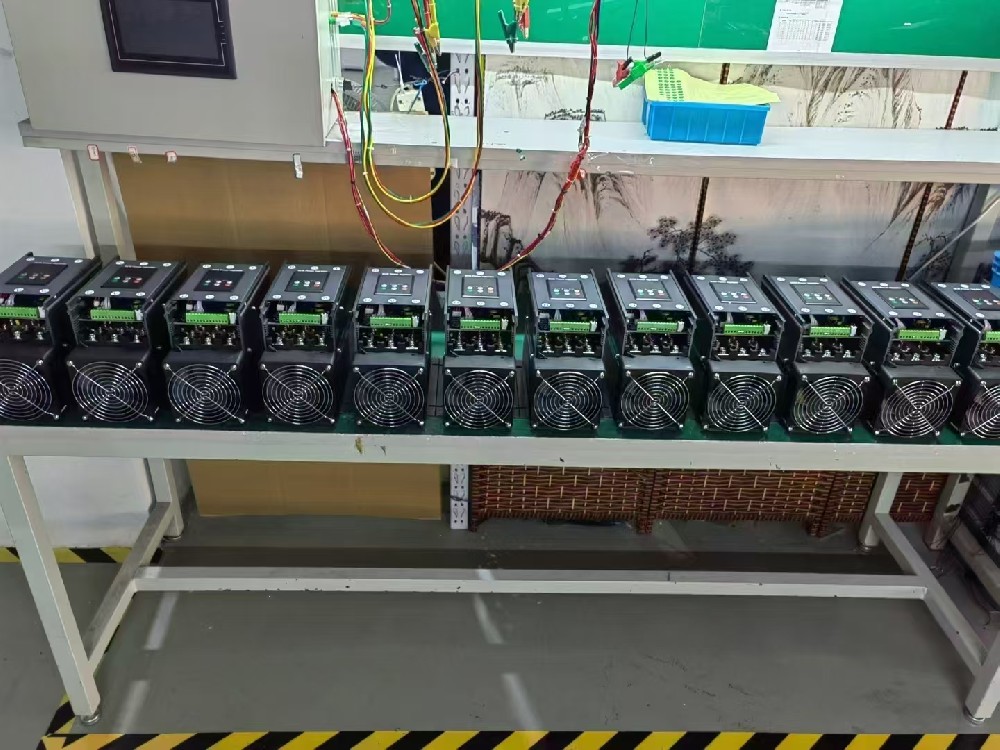 毗连电力调解器的线缆老化，，，，在不替换线缆的情形下，，，，能否接纳暂时步伐继续清静使用电力调解器？？？？