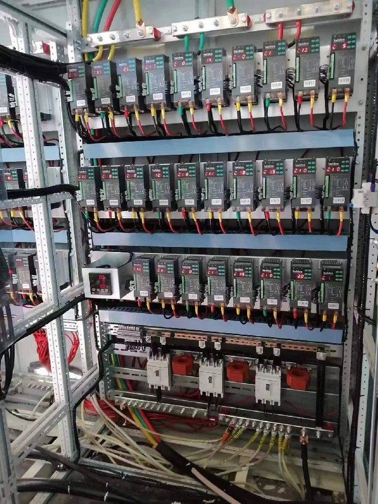 炸裂！不起眼的温控，，，，，，竟藏着让工业装备产能暴涨 10 倍的神秘